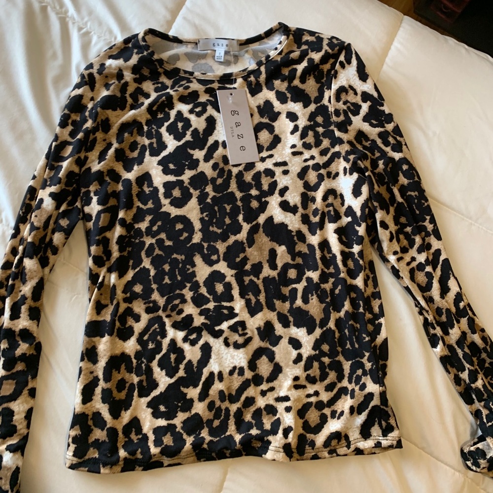 brand new gaze size small cheetah top